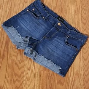 Celebrity pink shorts‎ 7/28